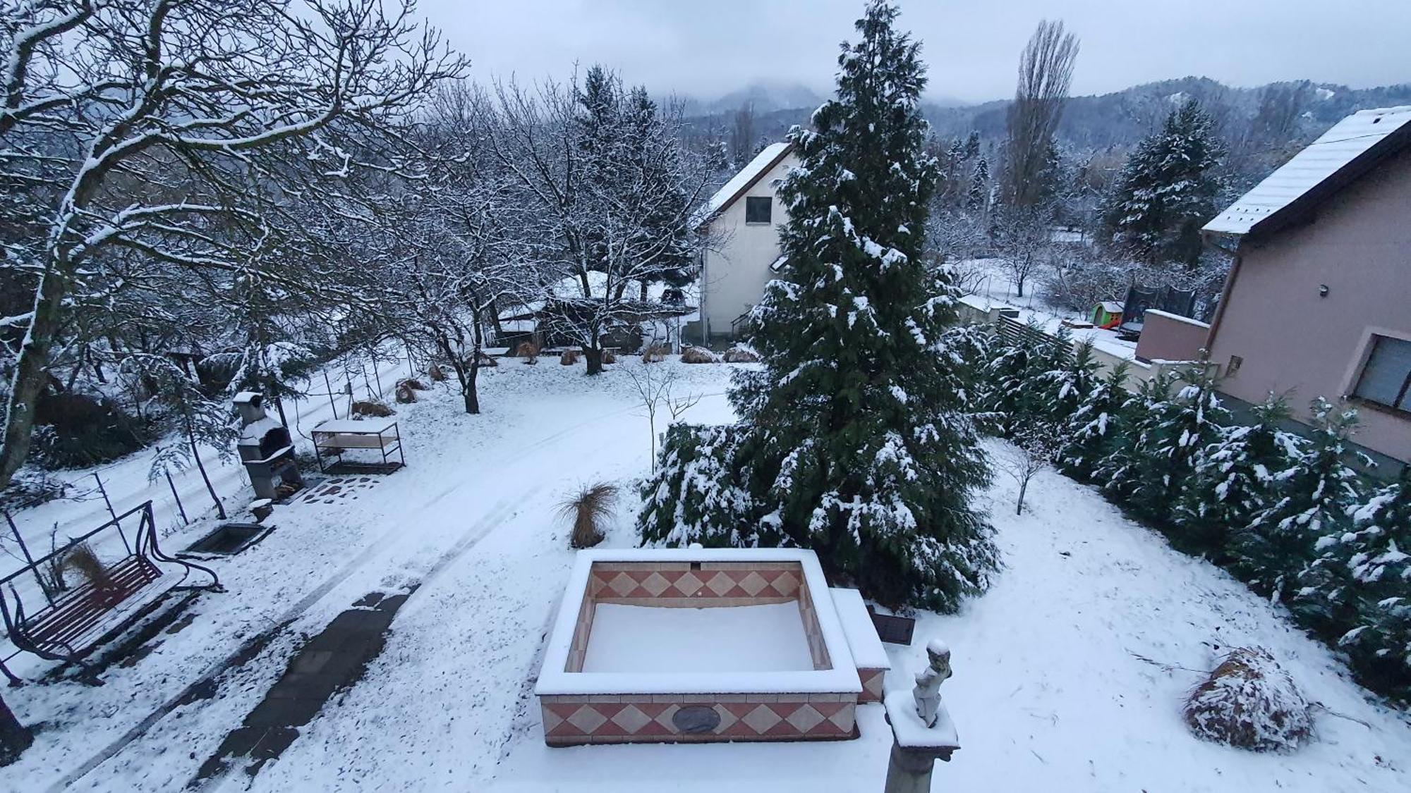 Villa Pilis Hills View Deluxe House With Pool & Ac Near Bp Pilisszentivan Exterior foto